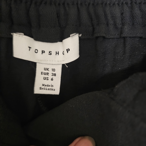 Topshop High-waisted Pleated Washed Black Women's Bermudas - Picture 5 of 7